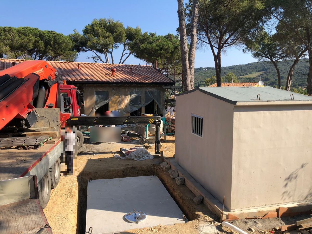 Nr.1 cisterna mc.13 con tetto carrabile e trattamento interno e passo d'uomo in acciaio |  prefabbricate in cemento armato